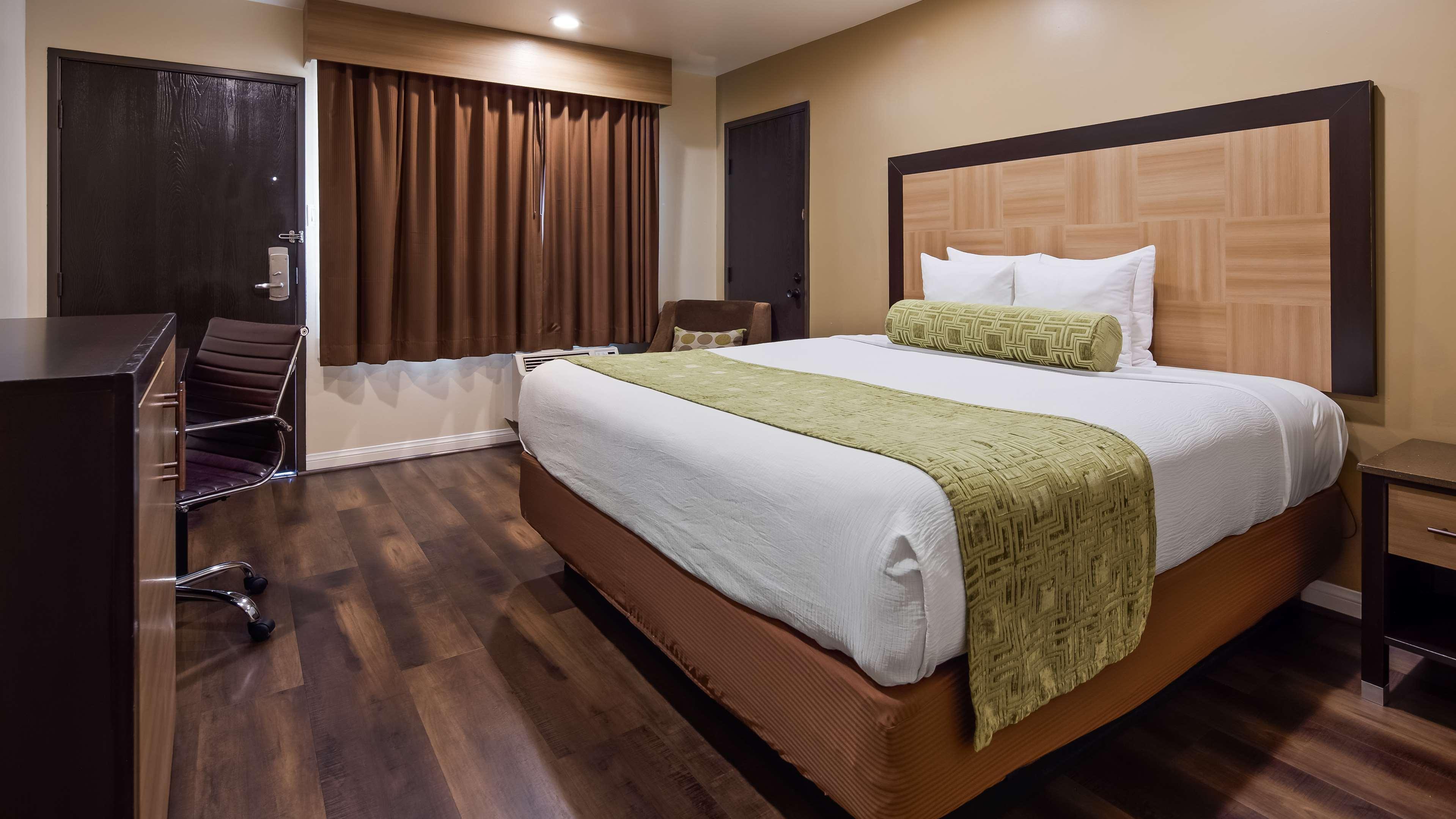Best Western Plus Glendale Esterno foto